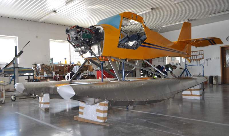 1400lbs floats installation on Aerotrek LSA