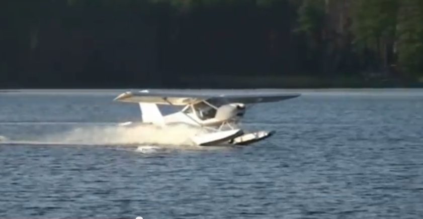 Aeroprakt A-22 Foxbat on 1250lbs amphibious 3-wheel floats