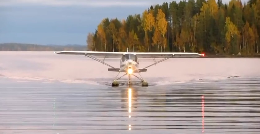 C-42 Ikarus on 1250lbs 3-wheels amphibian floats