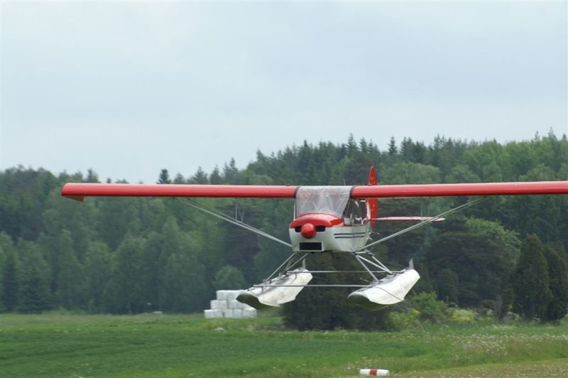 Eurocub on 1200lbs landing on grass